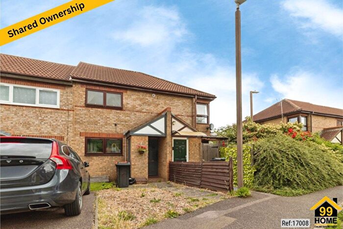 2 Bedroom Flat For Sale In Wilsley Pound, Milton Keynes, MK7