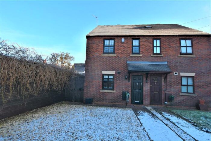 3 Bedroom House To Rent In New Street, Wordsley, Stourbridge, DY8