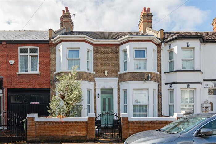 3 Bedroom House For Sale In Shortlands Road, Leyton, E10