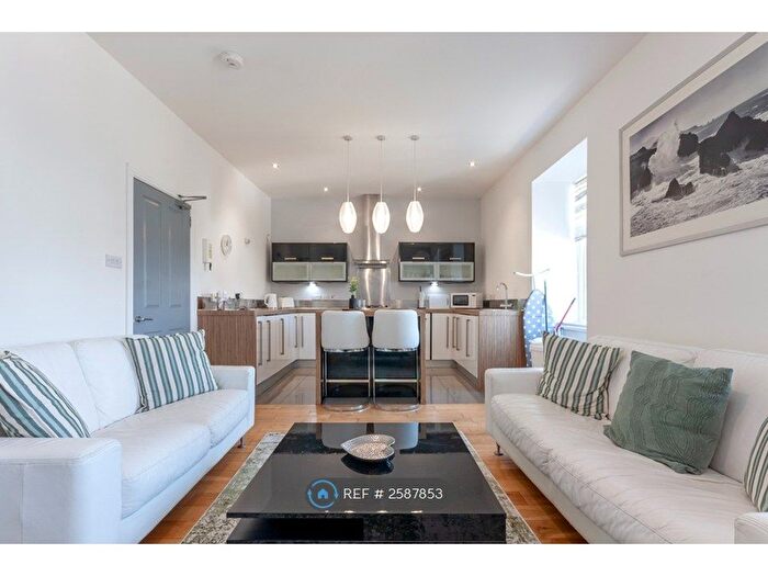 3 Bedroom Flat To Rent In King Street, Aberdeen, AB24