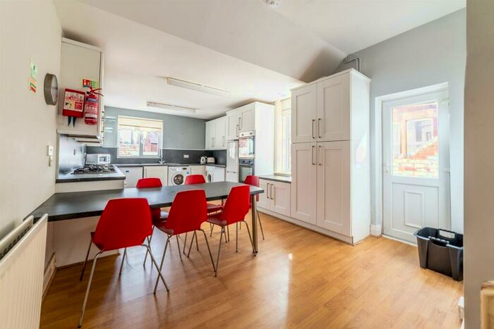 6 Bedroom Terraced House To Rent In £pppw - Jesmond, Granville Gardens, NE2