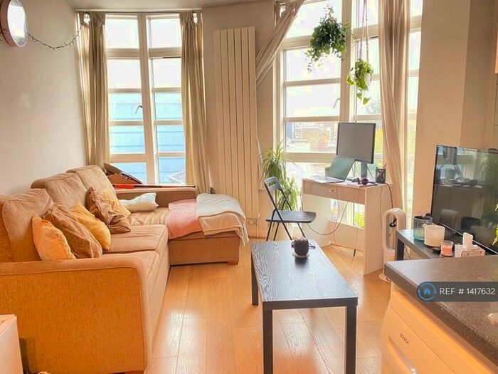 1 Bedroom Flat To Rent In Bedford Hill, London, SW12