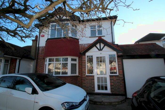 4 Bedroom Property To Rent In Graham Close, Croydon CR0