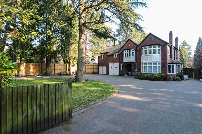 5 Bedroom Detached House To Rent In Luttrell Road, Four Oaks Park, B74