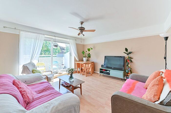3 Bedroom Flat For Sale In Wood Vale, Honor Oak Park, London, SE23