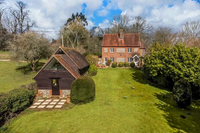 3 Bedroom Farmhouse For Sale In Northend, Henley On Thames, RG9