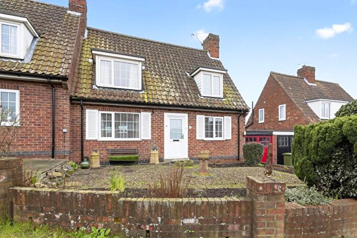 2 Bedroom Semi-Detached Bungalow For Sale In Welland Rise, York, YO26