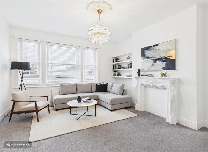 3 Bedroom Flat To Rent In Clarendon Villas, Hove, BN3