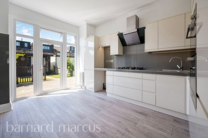 3 Bedroom Property To Rent In Clifton Road, London, N3