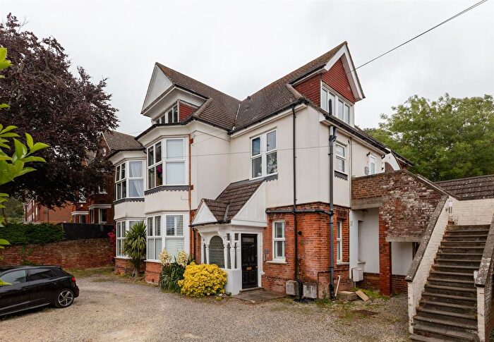 2 Bedroom Flat For Sale In Chapel Park Road, St. Leonards-On-Sea, TN37
