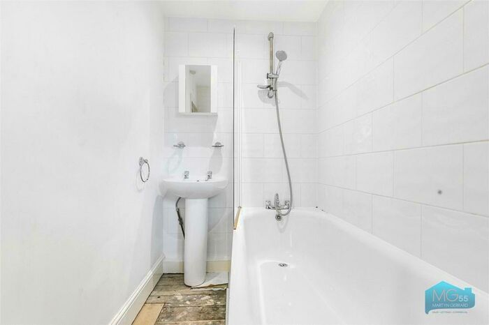 2 Bedroom Apartment To Rent In Alston Road, High Barnet, Hertfordshire, EN5