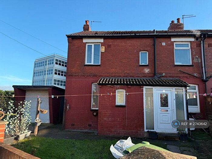3 Bedroom End Of Terrace House To Rent In Lupton Avenue, Leeds, LS9