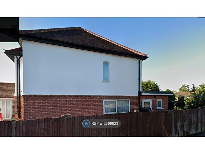5 Bedroom Semi-Detached House To Rent In Yiewsley, West Drayton, UB7