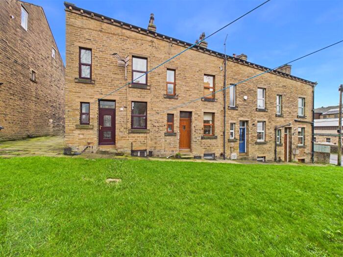 4 Bedroom End Of Terrace House To Rent In Park Street, Haworth, Keighley, BD22