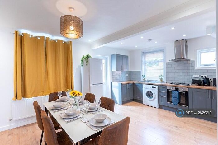 3 Bedroom End Of Terrace House To Rent In Percy Road, Southampton, SO16