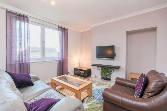 3 Bedroom Flat To Rent In Longstone Road, Longstone EH14