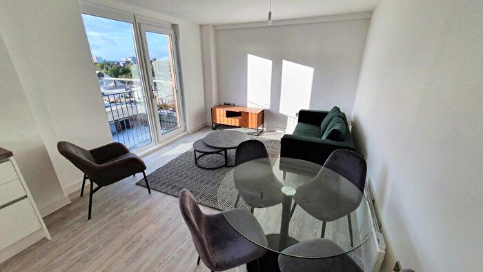 2 Bedroom Apartment To Rent In Middlewood Plaza, Craven St, M5