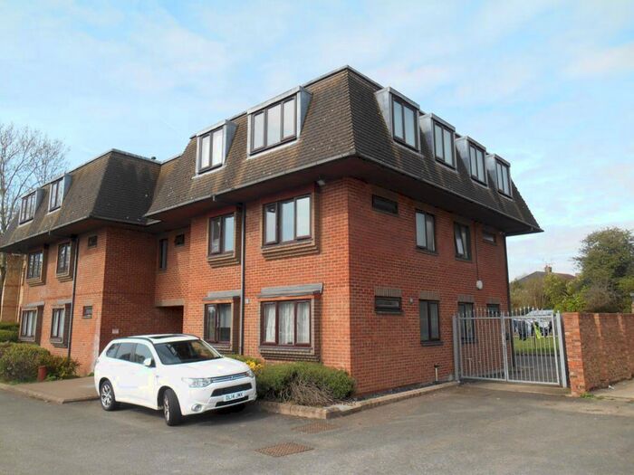 1 Bedroom Flat To Rent In Dean Court, North Orbital Road, Watford, WD25