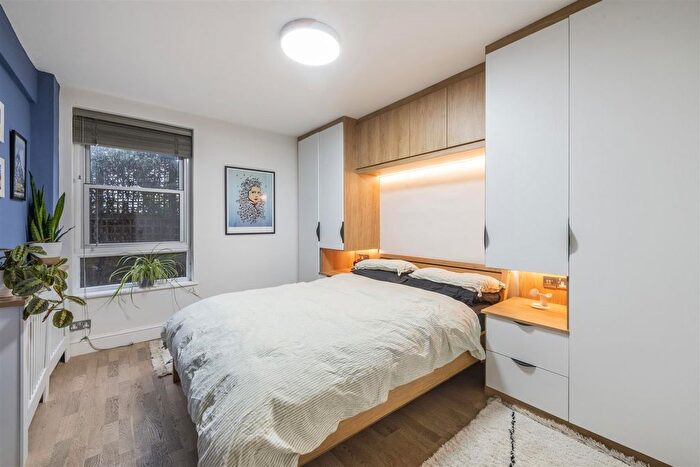 3 Bedroom Flat For Sale In Garden Apartment, Lyndhurst Gardens, Hampstead, NW3