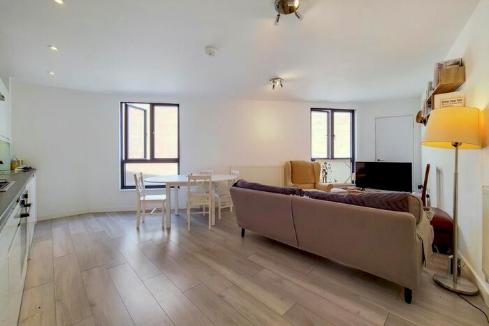 2 Bedroom Flat To Rent In Nipper Alley, Kingston Upon Thames, KT1