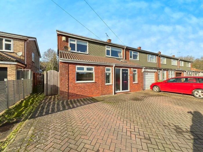 3 Bedroom End Of Terrace House For Sale In Bagshaw Close, Ryton On Dunsmore, Coventry, CV8