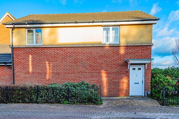 2 Bedroom Flat To Rent In Beechcroft Walk, Bristol, BS7