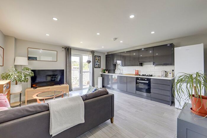 1 Bedroom Flat For Sale In - Brockley Rise, Forest Hill, London, SE23