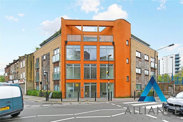 2 Bedroom Apartment To Rent In Salmon Lane, London, E14