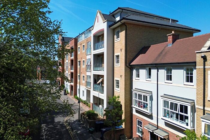 1 Bedroom Flat For Sale In Flambard Way, Godalming, Surrey, GU7