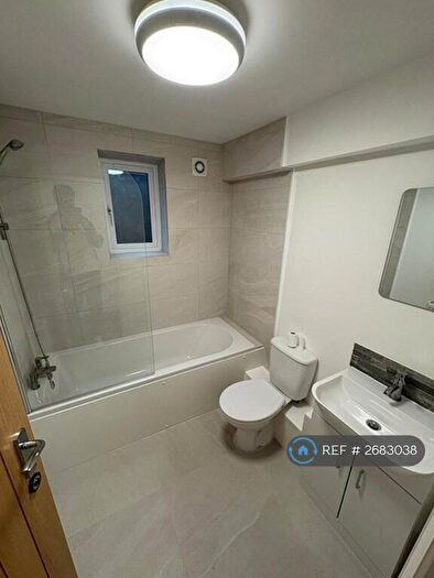 4 Bedroom Semi Detached House To Rent In Richardson Road, Swansea, SA1