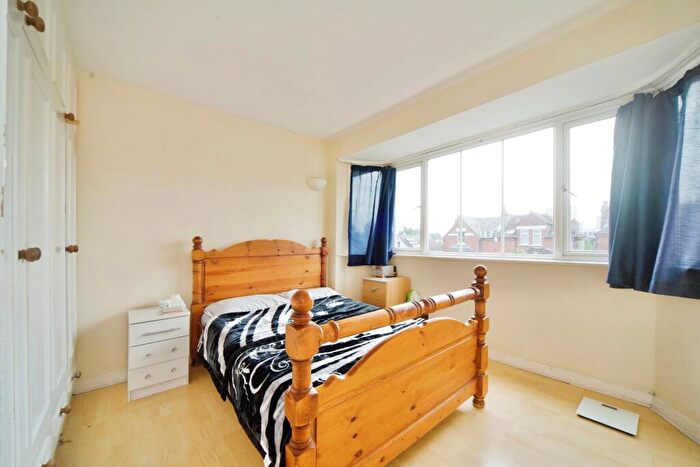 2 Bedroom Flat For Sale In Clarence Road, Wood Green, London, N22