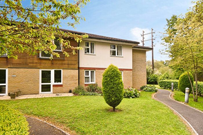 2 Bedroom Flat For Sale In Kingsdown Road, South Marston, Swindon, SN3