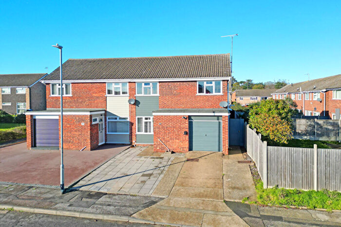 3 Bedroom Semi Detached House For Sale In Broomhayes, Maidenhall, Ipswich, IP2