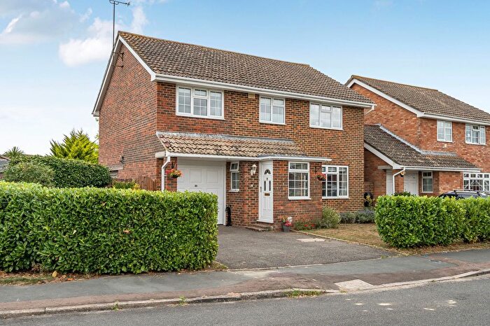 4 Bedroom Detached House For Sale In Hormare Crescent, Storrington, RH20