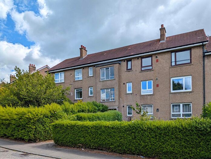 2 Bedroom Flat To Rent In A Kemnay Gardens, Dundee, DD4