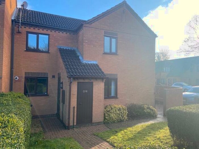 2 Bedroom Semi-Detached House To Rent In Willow Close, Uppingham, Oakham, LE15