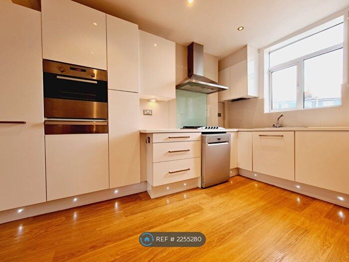 2 Bedroom Flat To Rent In Dawes Road, London, SW6
