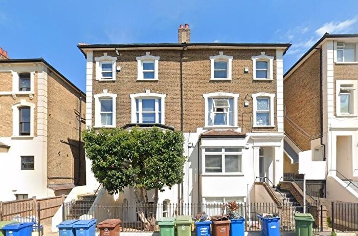 1 Bedroom Flat To Rent In Lordship Lane, East Dulwich, London, SE22