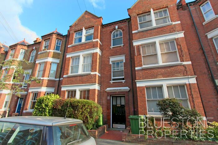 2 Bedroom Flat To Rent In Vera Road, London, SW6