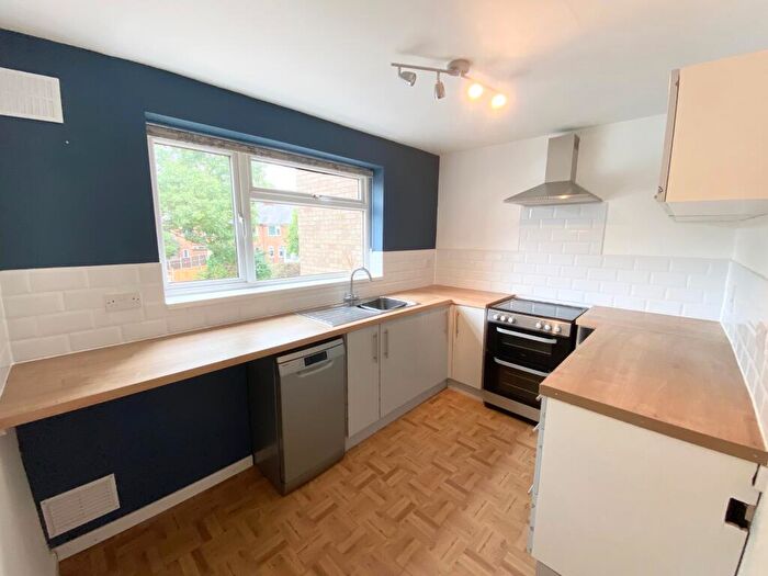 2 Bedroom Apartment To Rent In Hotoft Road, Leicester, LE5
