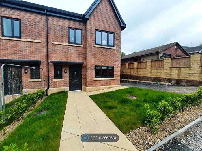 4 Bedroom Semi-detached House To Rent In Vale Close, Mossley, Ashton-Under-Lyne, OL5