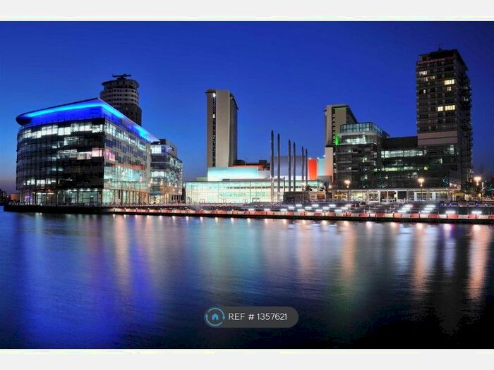 2 Bedroom Flat To Rent In The Heart, Media City Uk, Salford, M50