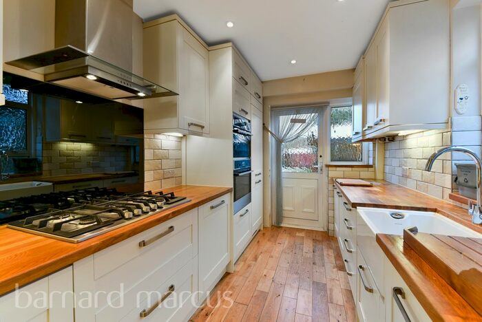 3 Bedroom Property To Rent In Worple Road, Staines, TW18