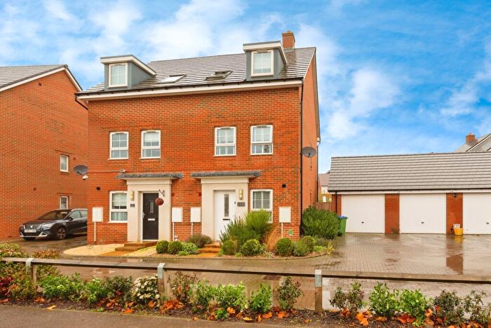 3 Bedroom Semi Detached House For Sale In Nutmeg Close, Broughton, Aylesbury, Buckinghamshire, HP22