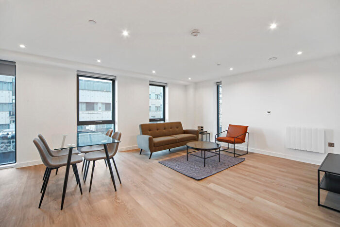 3 Bedroom Apartment To Rent In Lionel Street, Birmingham, B3