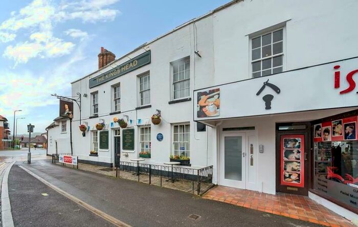 2 Bedroom Apartment To Rent In The Broadway, Thatcham, RG19