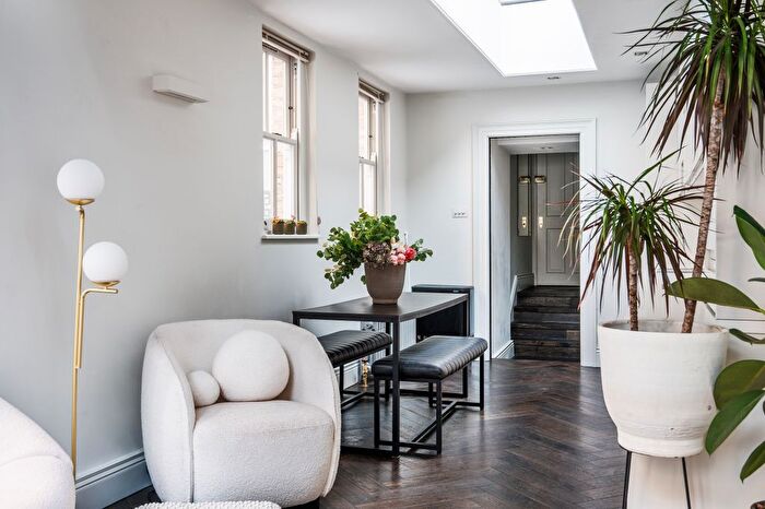 3 Bedroom Flat For Sale In Guilford Street, Bloomsbury, WC1N