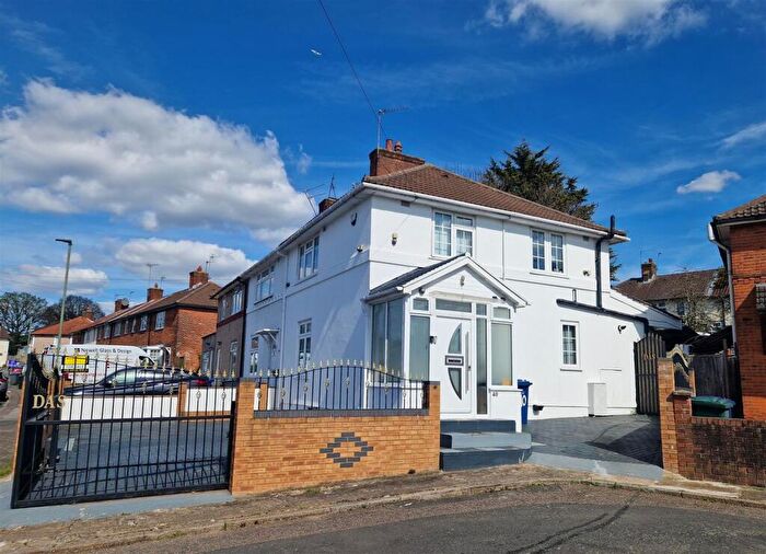 4 Bedroom End Of Terrace House To Rent In Wenlock Road, Edgware, HA8