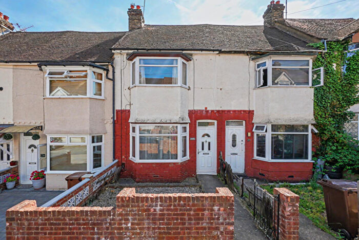3 Bedroom Terraced House For Sale In Cottall Avenue, ME4