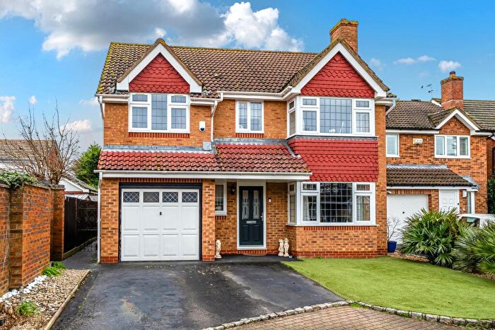 4 Bedroom Detached House For Sale In West End, GU24